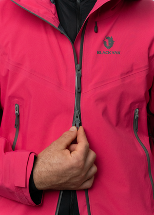 7BYGJFU003-BLACKYAK-MEN-THULAGI-G2-GORE-TEX-3L-PRO-SHELL-JACKET-SE-X8-D04.png