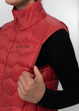BY2VS0001-WOMEN-YURINO-LIGHT-DOWN-VEST-CJ-D03.png