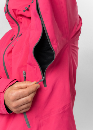 7BYGJFU003-BLACKYAK-MEN-THULAGI-G2-GORE-TEX-3L-PRO-SHELL-JACKET-SE-X8-D05.png