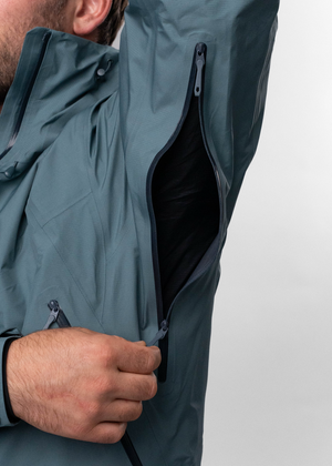 7BYGJFU004-MEN-RISUM-G2-GORE-TEX-PERFORMANCE-3L-FULL-ZIP-JACKET-X0-D05.png