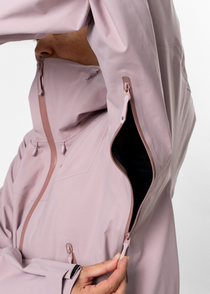 7BYGJFU501-BLACKYAK-WOMEN-THULAGI-G2-GORE-TEX-3L-PRO-SHELL-JACKET-M0-D05.png