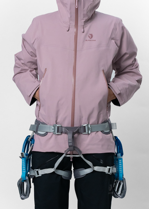 7BYGJFU501-BLACKYAK-WOMEN-THULAGI-G2-GORE-TEX-3L-PRO-SHELL-JACKET-M0-D08.png