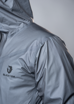 7BYGJSV001-BLACKYAK-MEN-JAVARI-GORE-TEX-PERFORMANCE-3L-FULL-ZIP-JACKET-01-D08.png