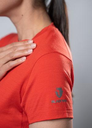 7BYRTMV501-BLACKYAK-WOMEN-PUMORI-MERINO-ROUNDNECK-SHORT-SLEEVE-T-SHIRT-I8-D01.png