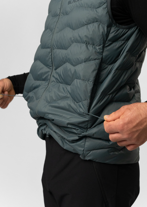 BY1VS0001-MEN-YURINO-LIGHT-DOWN-VEST-PX-D01.png