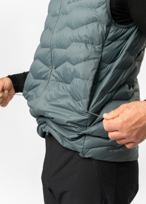 BY1VS0001-MEN-YURINO-LIGHT-DOWN-VEST-PX-D01.png