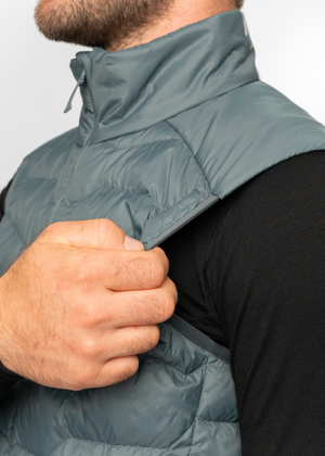 BY1VS0001-MEN-YURINO-LIGHT-DOWN-VEST-PX-D03.png