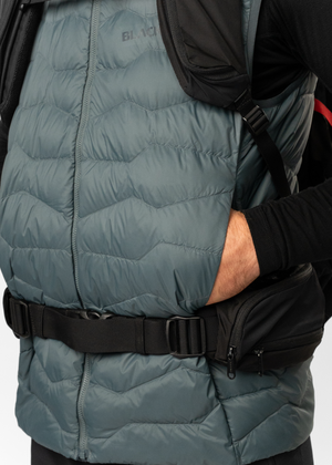 BY1VS0001-MEN-YURINO-LIGHT-DOWN-VEST-PX-D05.png