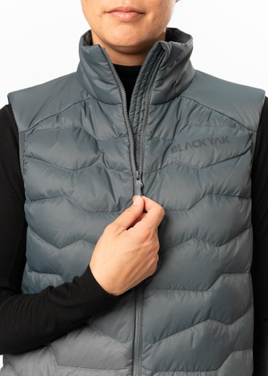 BY2VS0001-WOMEN-YURINO-LIGHT-DOWN-VEST-PX-D02.png