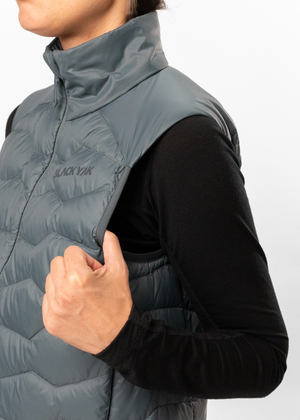 BY2VS0001-WOMEN-YURINO-LIGHT-DOWN-VEST-PX-D03.png