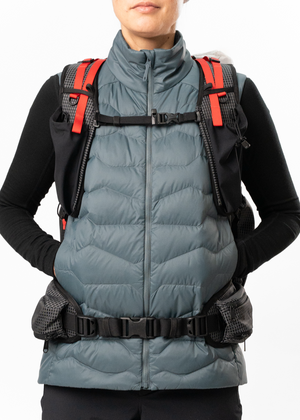 BY2VS0001-WOMEN-YURINO-LIGHT-DOWN-VEST-PX-D05.png